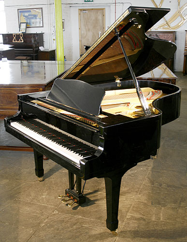 Yamaha G5 grand Piano for sale.