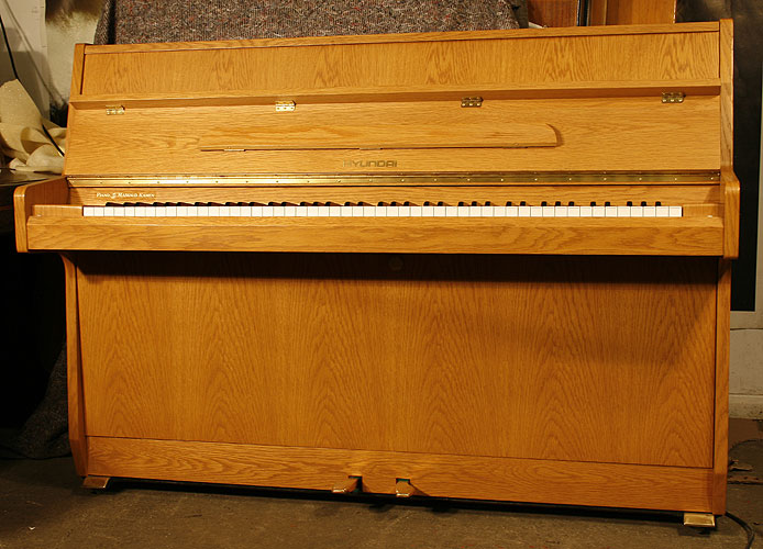 Hyundai U810 upright Piano for sale.